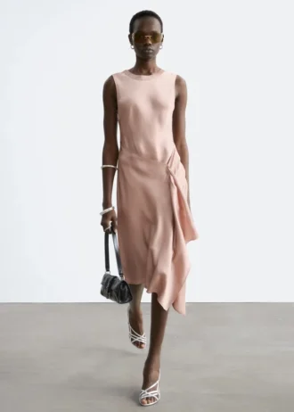 Asymmetrisk midikjole i sateng