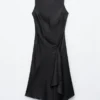 Asymmetrisk midikjole i sateng