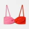 Bikini-top med strukturert overdel
