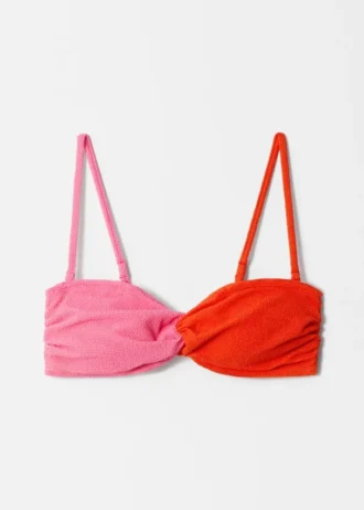 Bikini-top med strukturert overdel