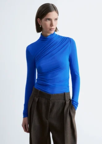 Drapert turtleneck-top