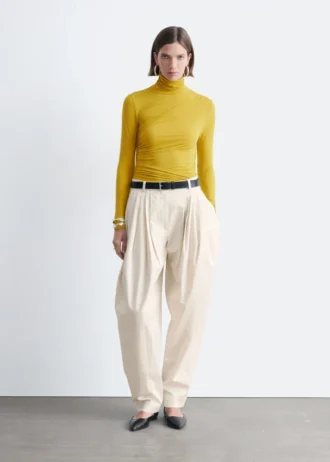 Drapert turtleneck-top