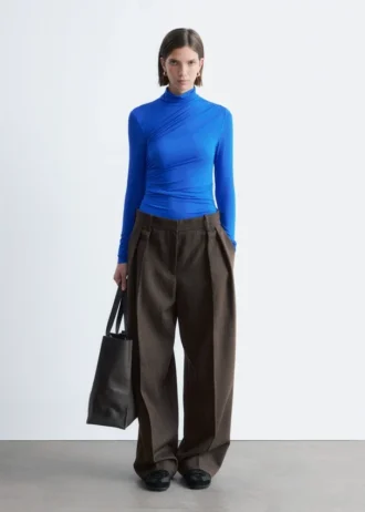 Drapert turtleneck-top