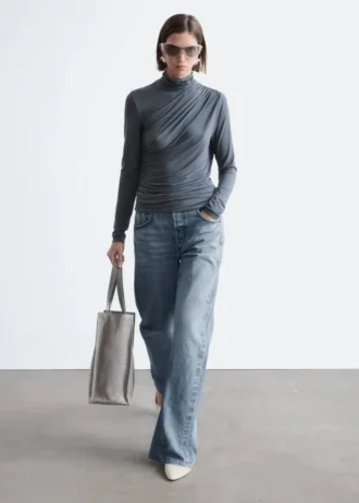 Drapert turtleneck-top