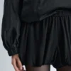 Elastiske shorts med bølget design Elastiske shorts med bølget design