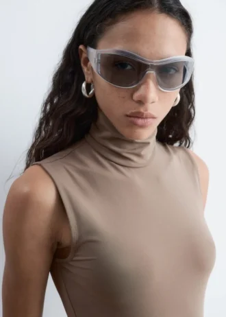 Ermeløs midikjole med turtleneck