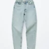 Høytlivsjeans med avsmalnende ben