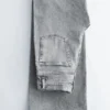 Jeans med nitter og vide jeans Jeans med nitter og vide jeans