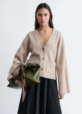 Kort strikket cardigan