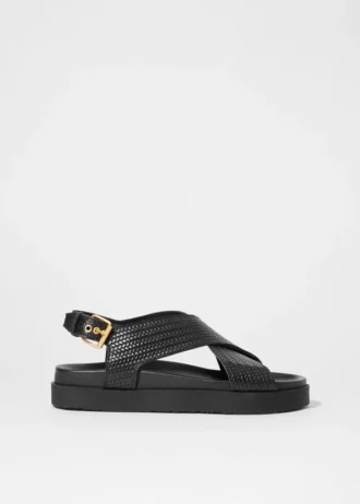 Kryss-og-tvers-sandaler i skinn