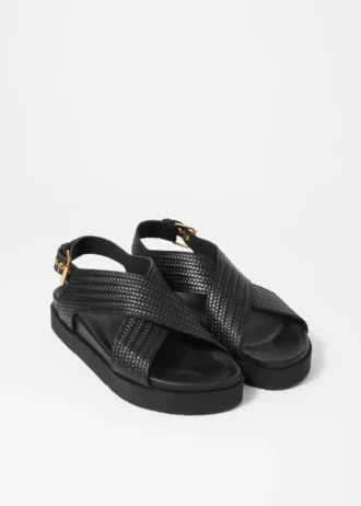 Kryss-og-tvers-sandaler i skinn