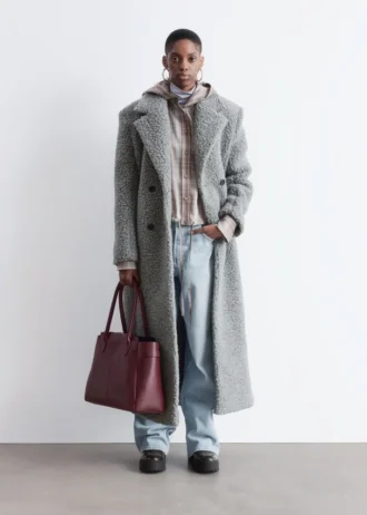 Maxikåpe i ull og shearling