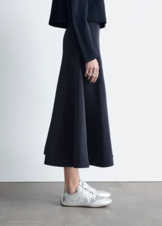 Minimalistiske skinnsneakers