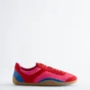Minimalistiske skinnsneakers