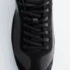 Minimalistiske skinnsneakers