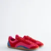 Minimalistiske skinnsneakers