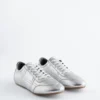 Minimalistiske skinnsneakers