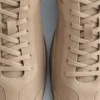Minimalistiske skinnsneakers