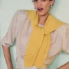 Bluse med rynket belte Bluse med rynket belte