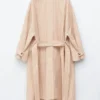 Oversized trenchcoat med nålestriper Oversized trenchcoat med nålestriper