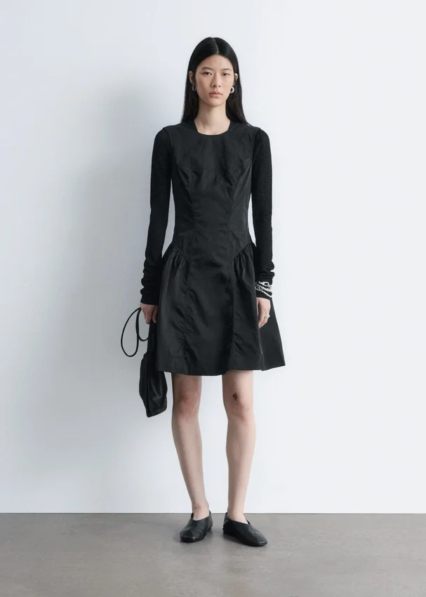 Peplum-minikjole Peplum-minikjole