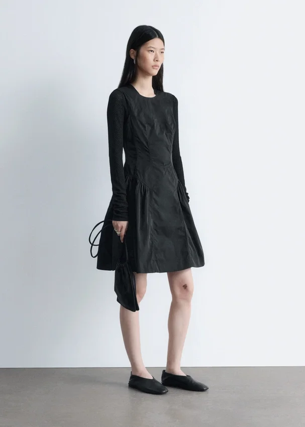 Peplum-minikjole Peplum-minikjole