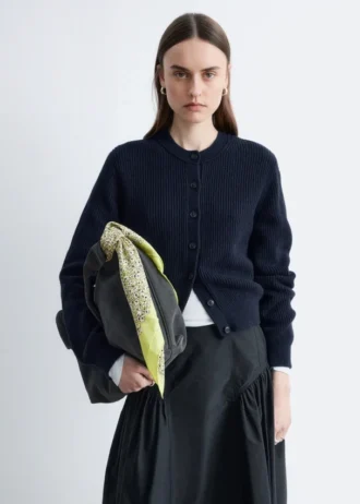 Ribbestrikket cardigan