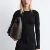 Ribbestrikket cardigan i merinoull