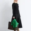 Ribbestrikket cardigan i merinoull