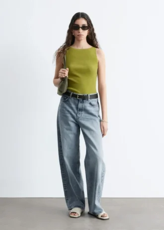 Ribbestrikket tank-top