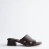 Sandaler i skinn med blokkheler