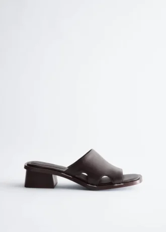 Sandaler i skinn med blokkheler