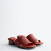 Sandaler i skinn med blokkheler