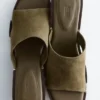 Sandaler i skinn med blokkheler