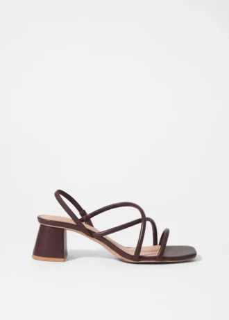 Sandaler med remmer og blokkheler