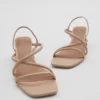 Sandaler med remmer og blokkheler Sandaler med remmer og blokkheler