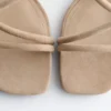 Sandaler med remmer og blokkheler