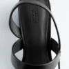 Sandaler med remmer og blokkheler