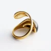 Skulpturell ring med dobbel vridning Skulpturell ring med dobbel vridning