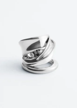Skulpturell ring med dobbelt vikling Skulpturell ring med dobbelt vikling