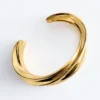 Skulpturelt mansjettarmbånd