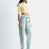 Slim-fit kort T-skjorte