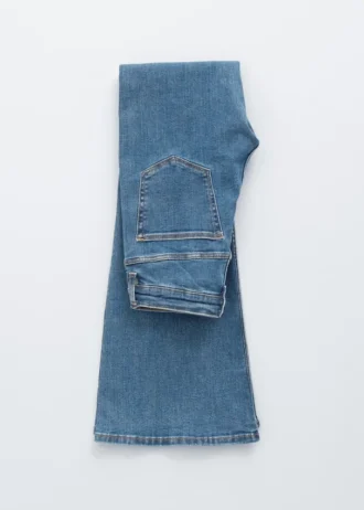 Smal bootcut-Jeans med lav midje Smal bootcut-Jeans med lav midje