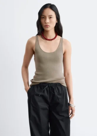 Strikket tank-top med rund hals
