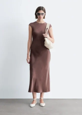 Tettsittende maxi-kjole i sateng Tettsittende maxi-kjole i sateng