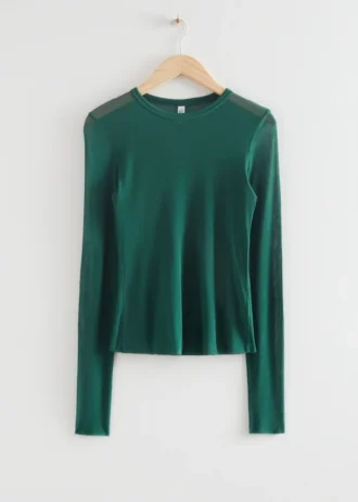 Tettsittende silkebluse