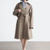 Trenchcoat med belte i ull Trenchcoat med belte i ull