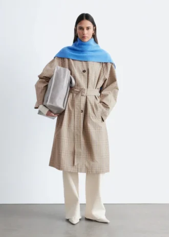 Trenchcoat med rutemønster og spennebelte
