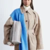Trenchcoat med rutemønster og spennebelte Trenchcoat med rutemønster og spennebelte