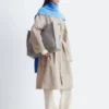 Trenchcoat med rutemønster og spennebelte Trenchcoat med rutemønster og spennebelte